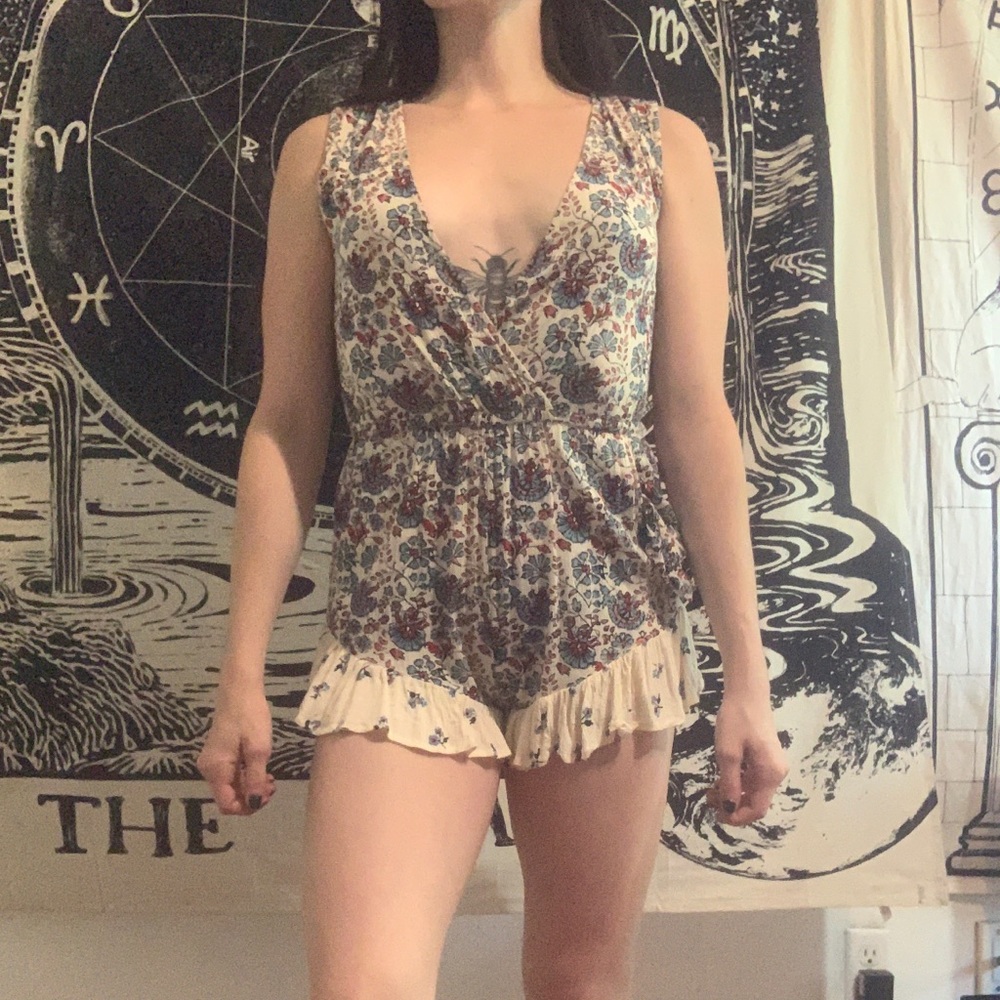 dainty floral billabong romper